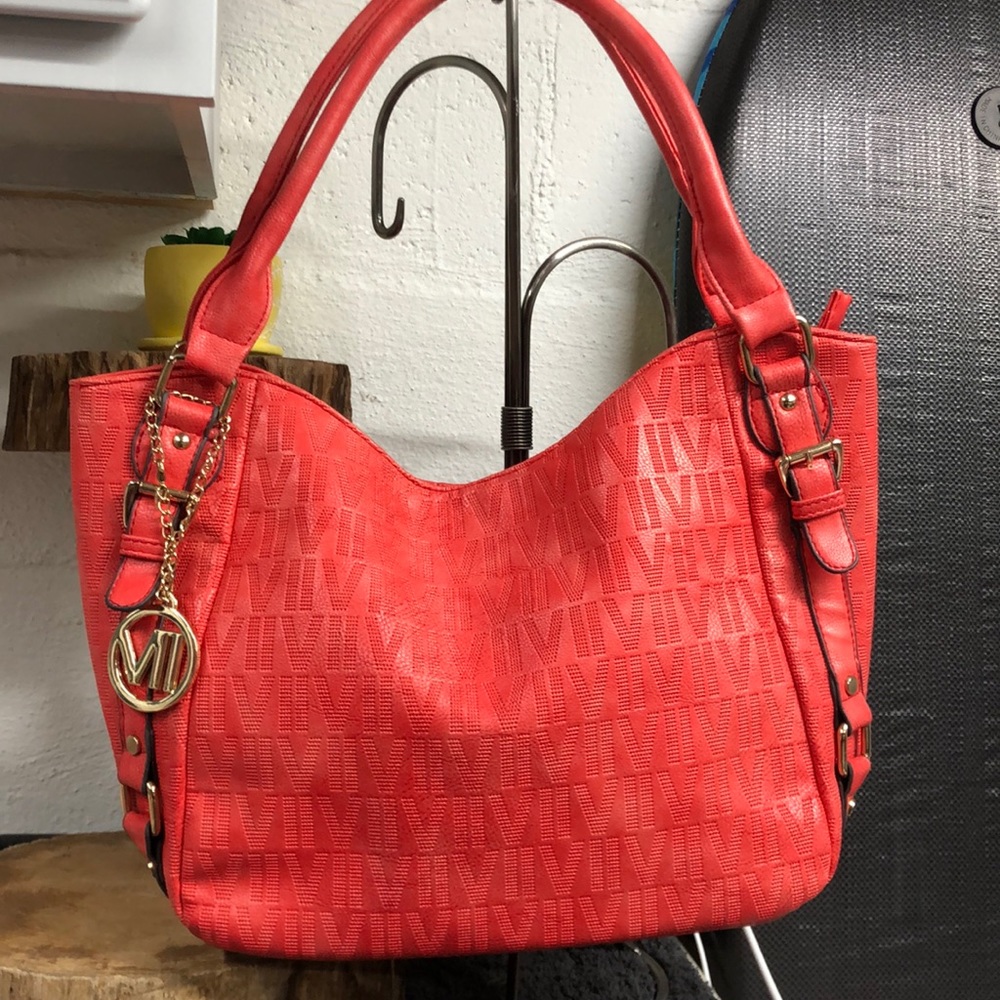 VII red shoulder‎ bag